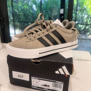 Adidas Men's Tan and Black Sneakers